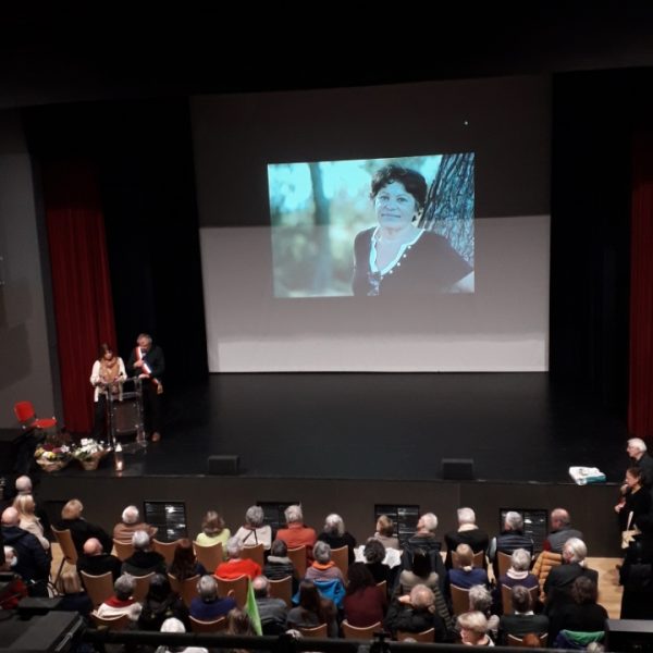 L’hommage à l’eurodéputée drômoise Michèle Rivasi à Dieulefit